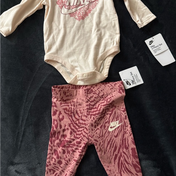 Nike Cream and Pink Baby Outfit Set - Picture 1 of 5